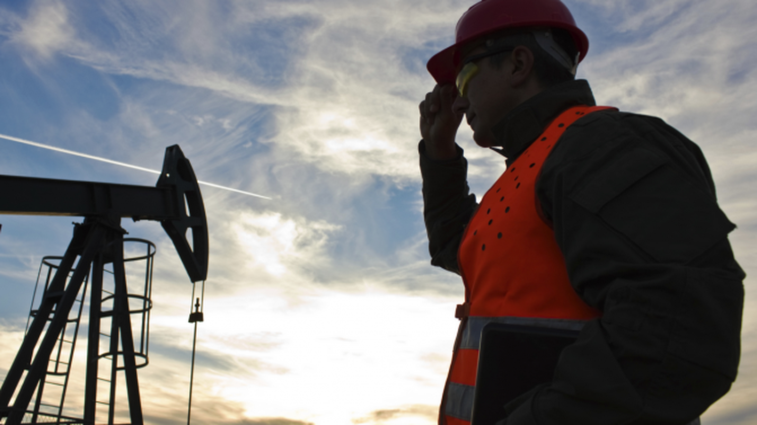 Acuerdo salarial para petroleros: Aumento del 15% a partir de diciembre