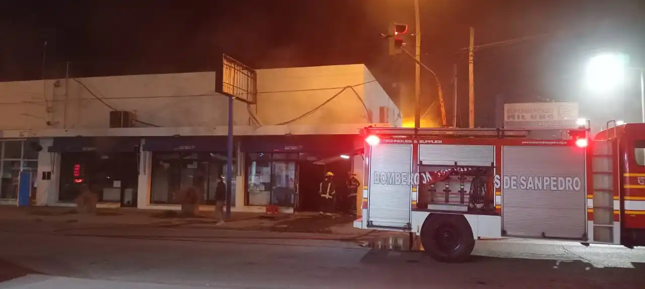 Bomberos sofocó un principio de incendio en el Supermercado 1001.