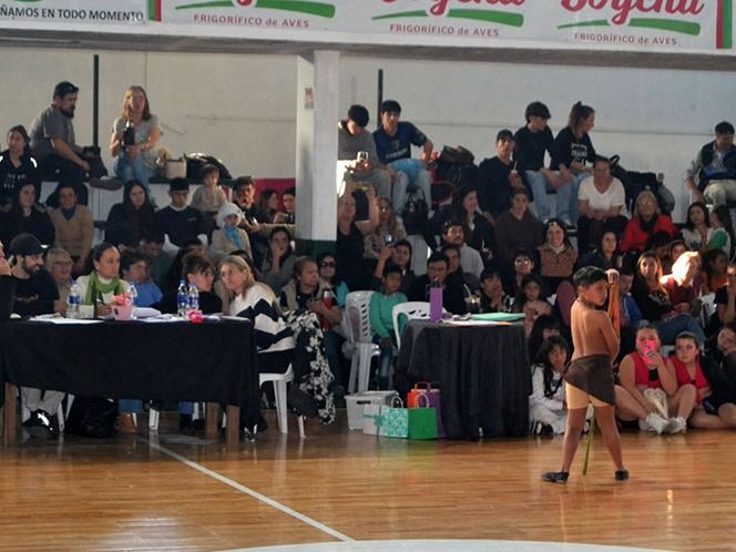 Megadanza celebró su décima edición en Gualeguay con récord de participación y alto nivel artístico