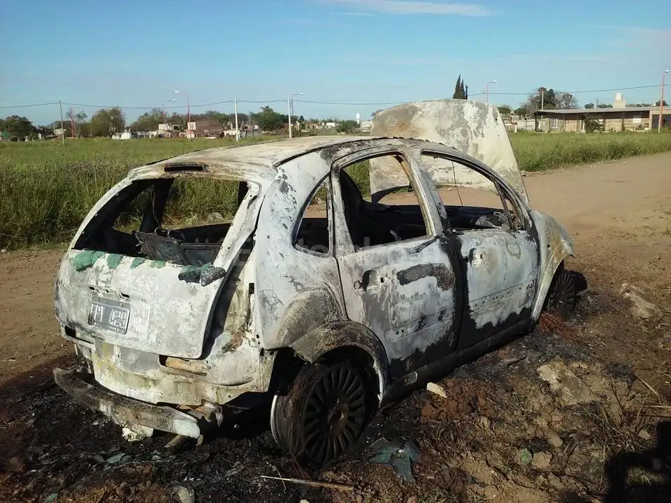 Dos nuevos autos incendiados en la ciudad