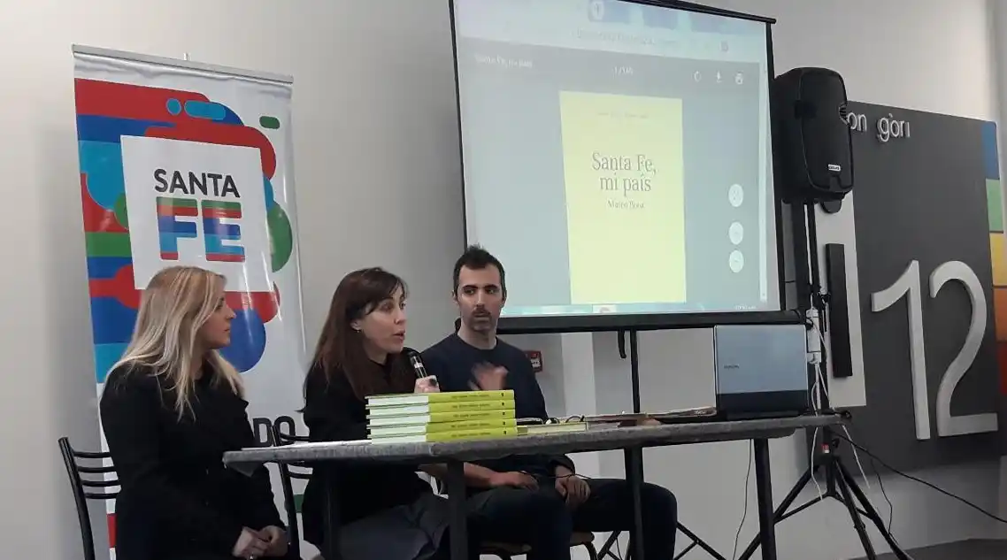 La provincia entregó libros a escuelas secundarias santafesinas