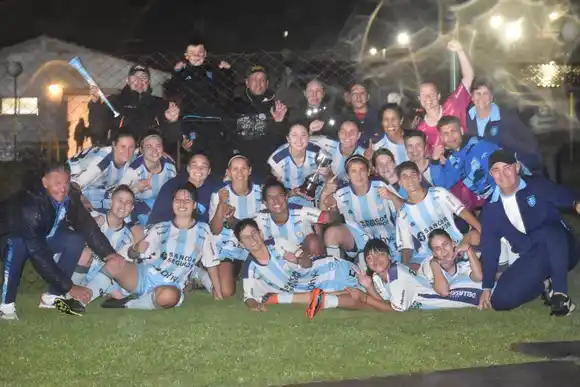 Histórico para el fútbol femenino de Atlético Rafaela: en Mar del Plata, las chicas ascendieron a la Primera "B"