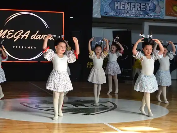 Megadanza celebró su décima edición en Gualeguay con récord de participación y alto nivel artístico