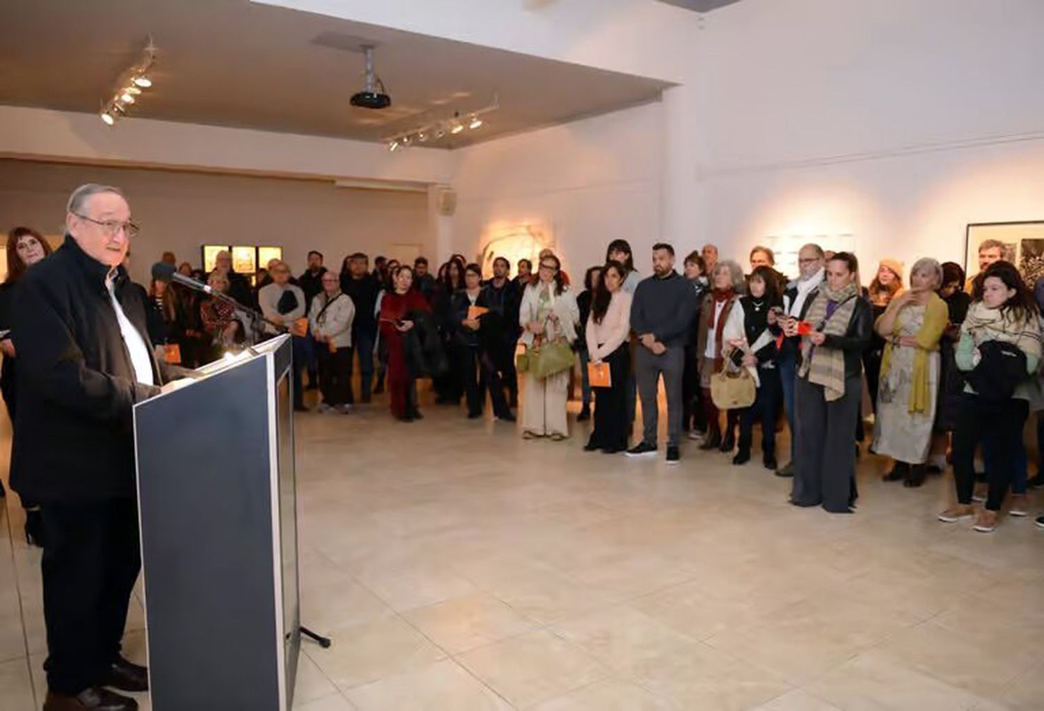 Inauguración. Lunghi durante la presentación del salón