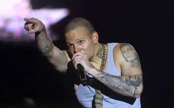 Residente no cuestiona tumbar estatuas «colonizadoras y racistas»