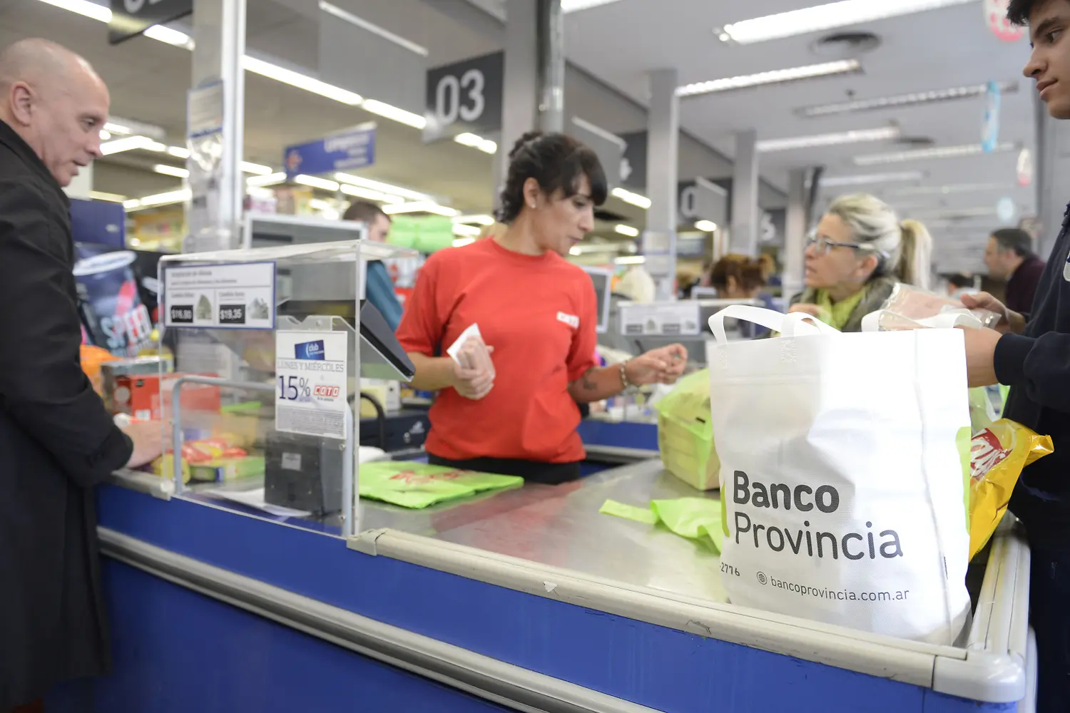 Nuevo supermiércoles con 50 por ciento de descuento para clientes del Banco Provincia
