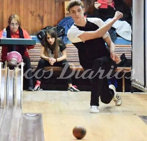 Inicia la actividad oficial del bowling