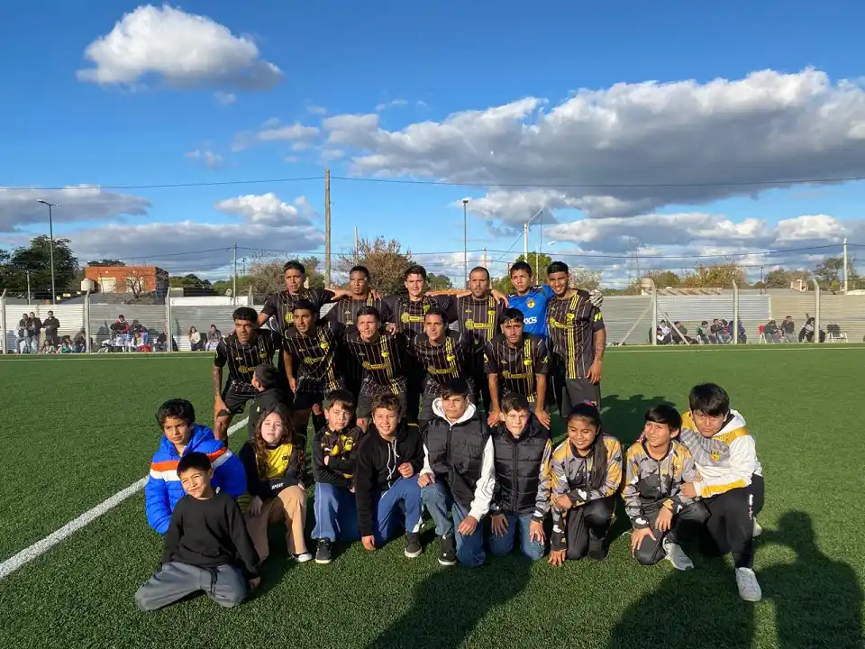 Comunicaciones ganó en Nebel y sigue soñando con pelear el Torneo Centenario