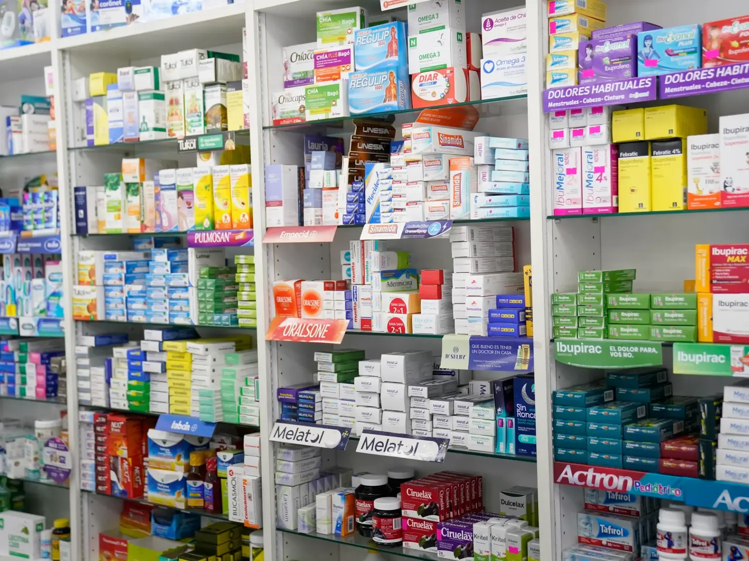 Farmacéuticos advirtieron que la venta de medicamentos fuera de farmacias pone en riesgo la salud pública