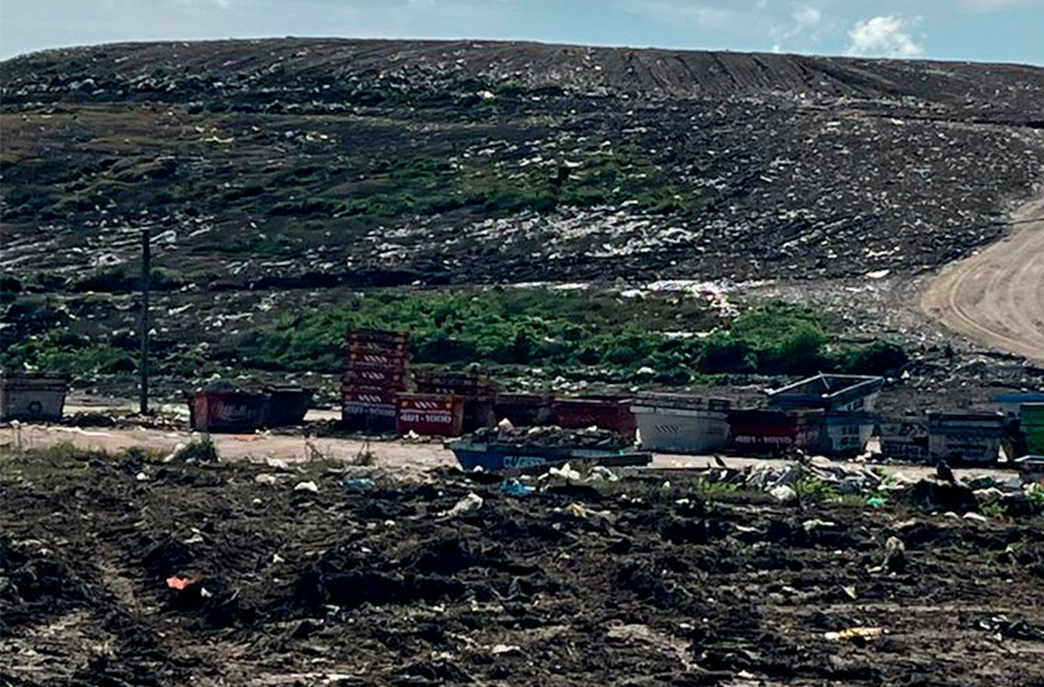 Predio de basura: crecen las sospechas de la “emergencia autogenerada”