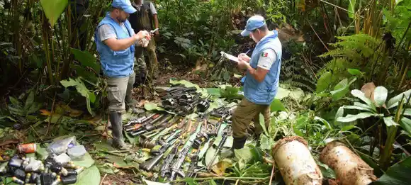 El oscuro negocio de las armas en Colombia – Testigo Directo