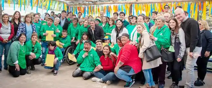 Entrega de carpetas para beneficiarios del Programa de Entrenamiento Laboral PROMOVER