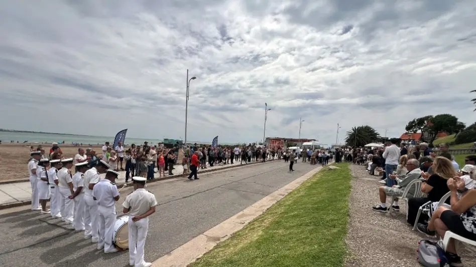 Bendijeron las aguas y quedó inaugurada la temporada en Mar del Plata