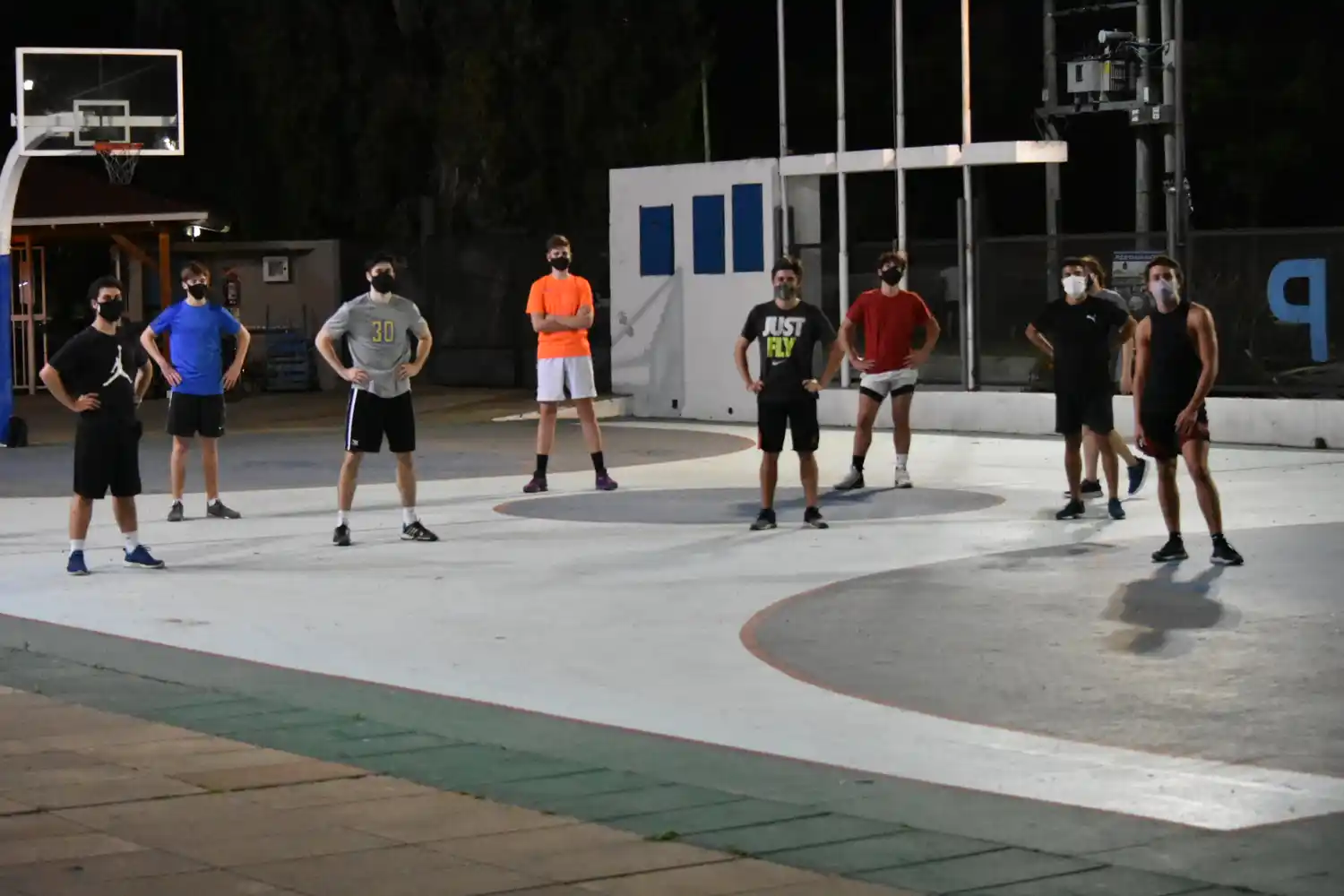 Desde el 9 de noviembre, se permitirá la práctica de deportes con “hasta diez personas”