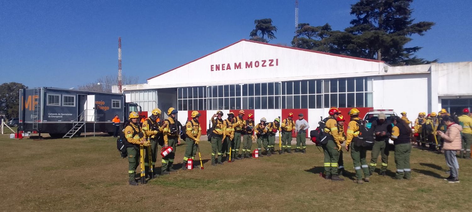 Ecocidio en las islas: sigue el operativo del Servicio de Manejo del Fuego con base en San Pedro