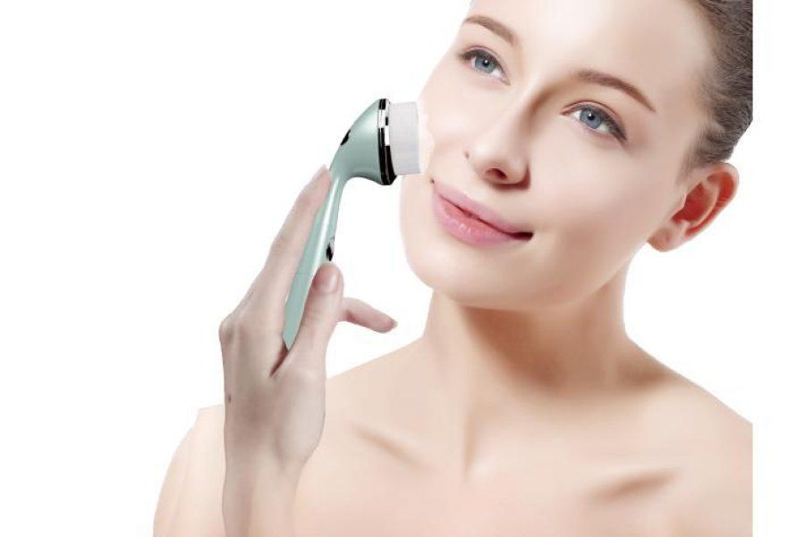 Cuidado de la piel: ¿Mejor usar suero, agua micelar o tónico?