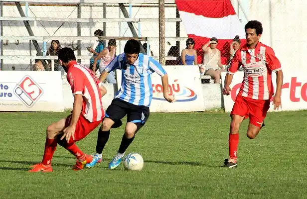 El gol de Erpen le alcanzó a Juventud para sumar de a tres ante Black River