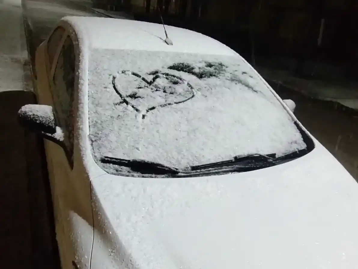 auto con nieve