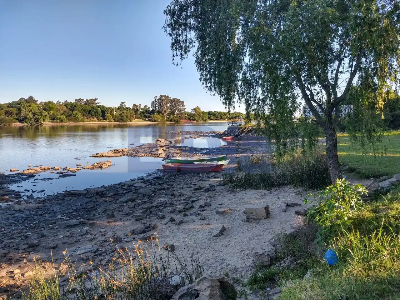 Advierten una "notable disminución" en el caudal del río Gualeguaychú