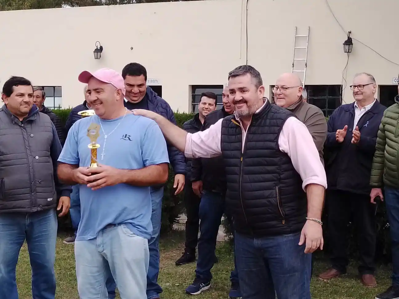 Turf: “El Negro Luis” brilló en el Gran Premio 25 de Mayo