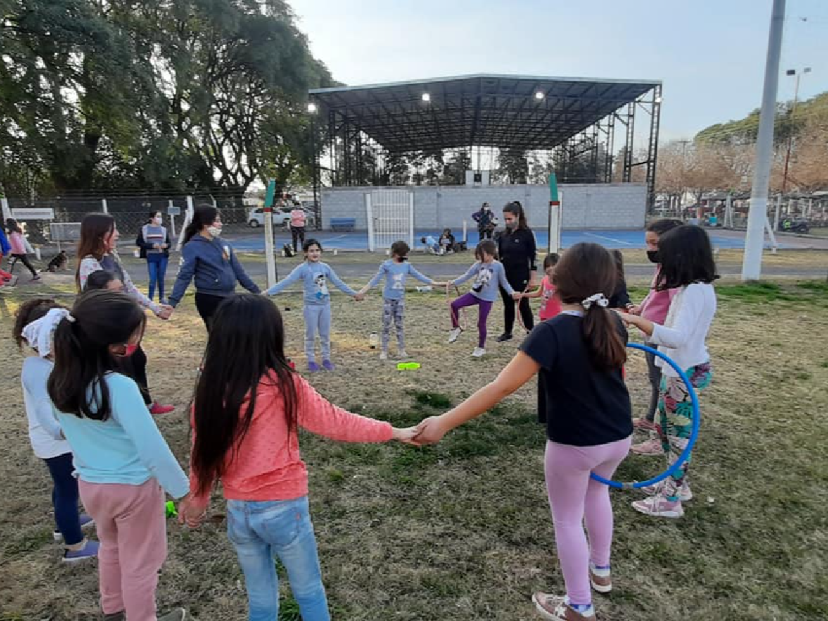 Ecotalleres, teatro virtual y autocine para pasar las vacaciones de invierno      