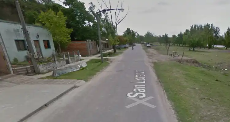 Caminaba junto a su hijo por calle San Lorenzo y le dispararon