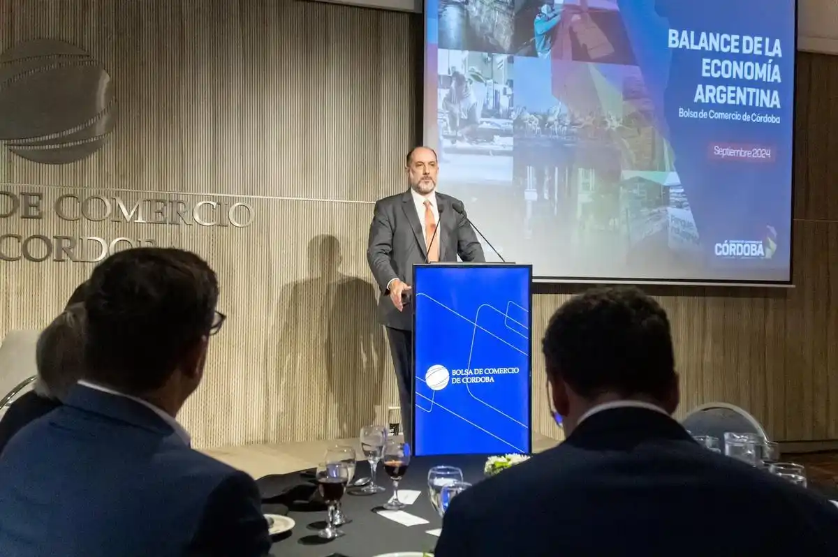 El ministro de Economia Córdoba, Guillermo Acosta, en la Bolsa