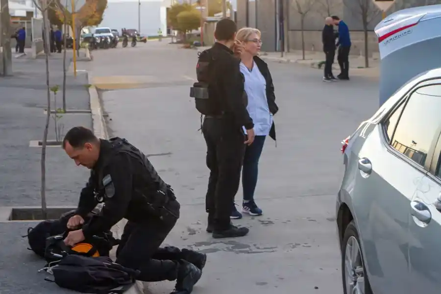 Una amenaza de bomba en un súper puso en vilo a Arroyito por unas horas: fue todo una "broma"