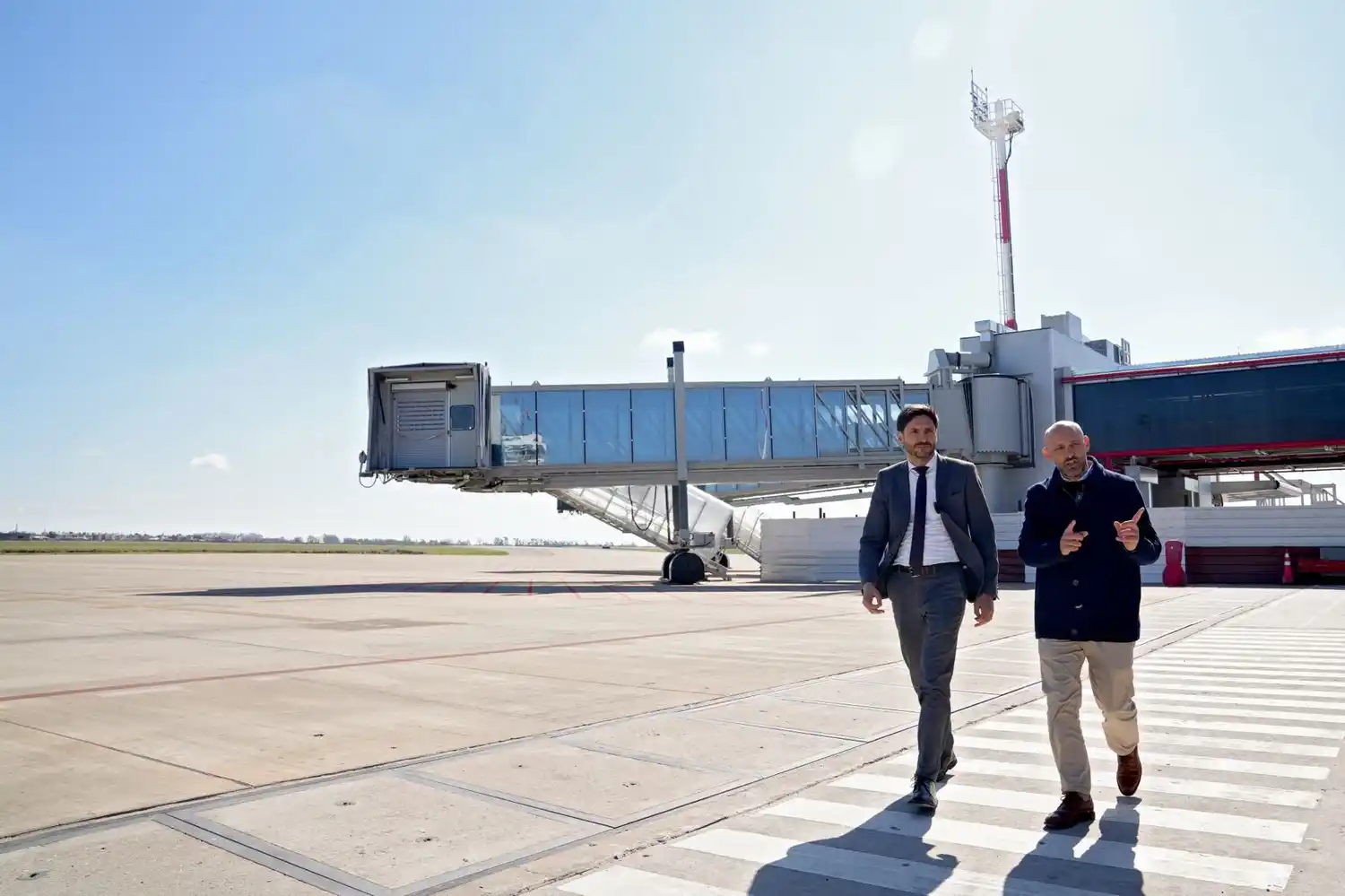 Pullaro y Puccini en el Aeropuerto de Rosario