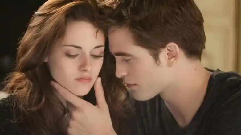 Robert Pattinson apoya a Kristen Stewart