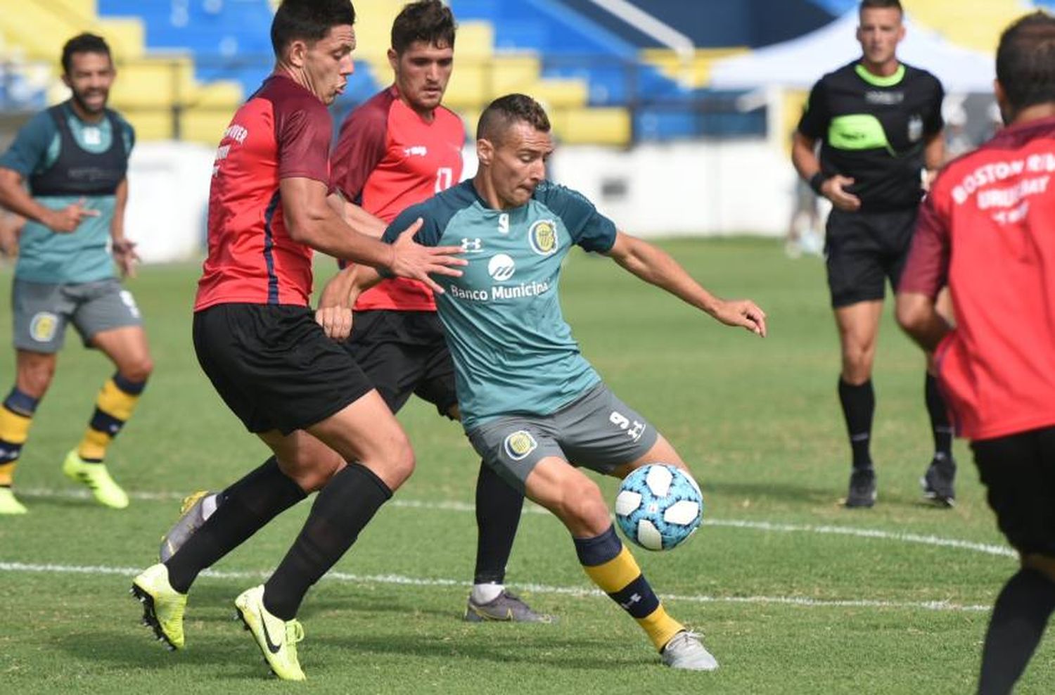 Último ensayo positivo: Central goleó a Boston River de Uruguay a 6 días del reinicio