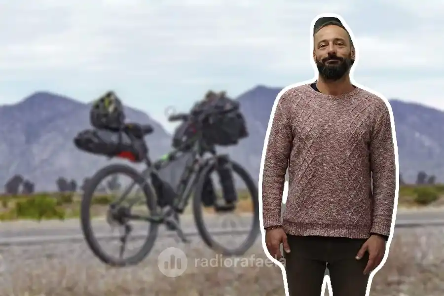 Federico, un apasionado de los viajes en bicicleta: "He dormido en cementerios"