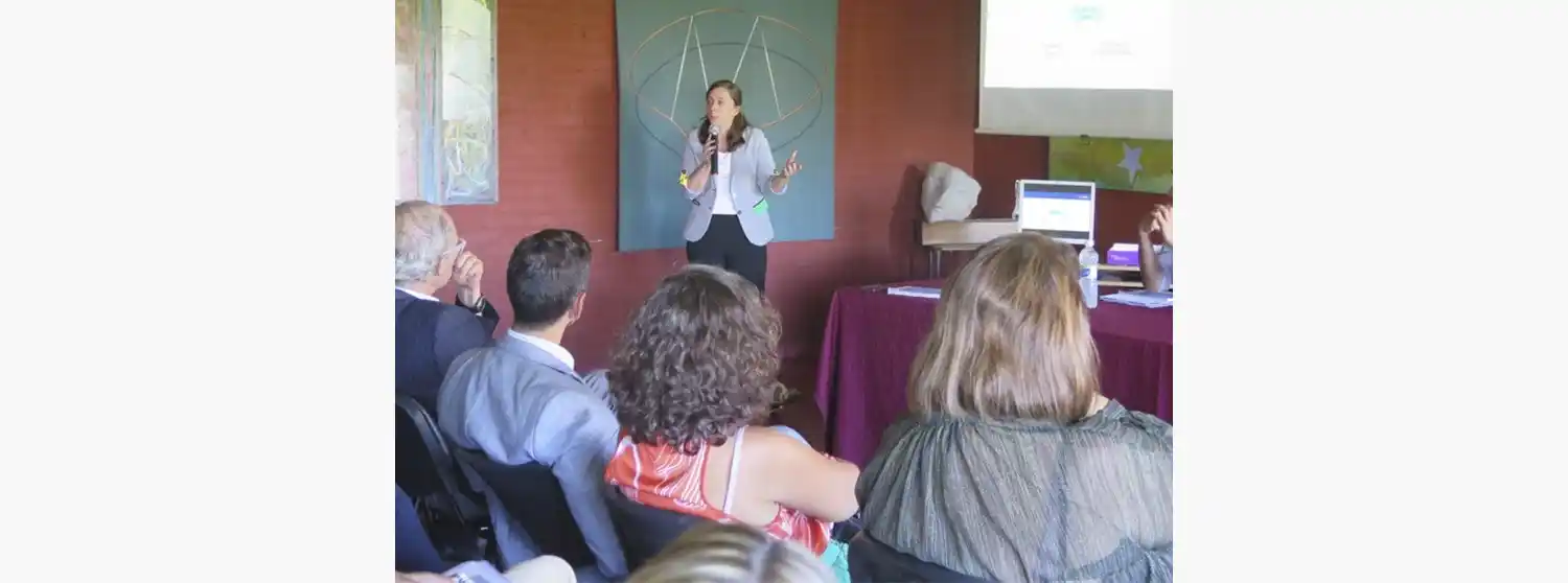 La funcionaria de la UNISA, Mercedes Moguilansky, fue una de las encargadas de brindar las capacitaciones.