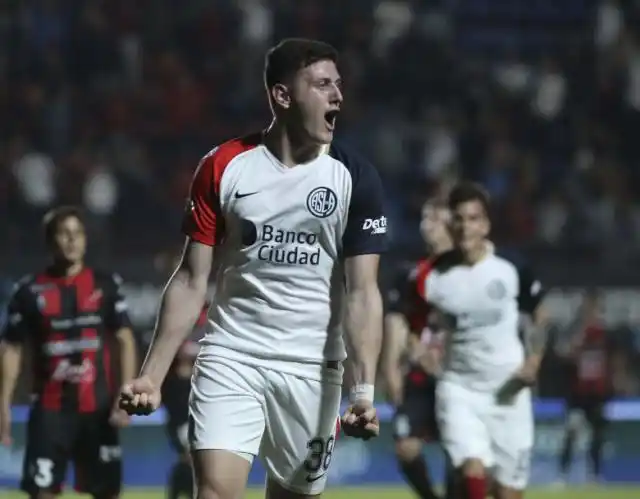 El Ciclón ganó su primer partido del torneo con un golazo de Mussis sobre la hora