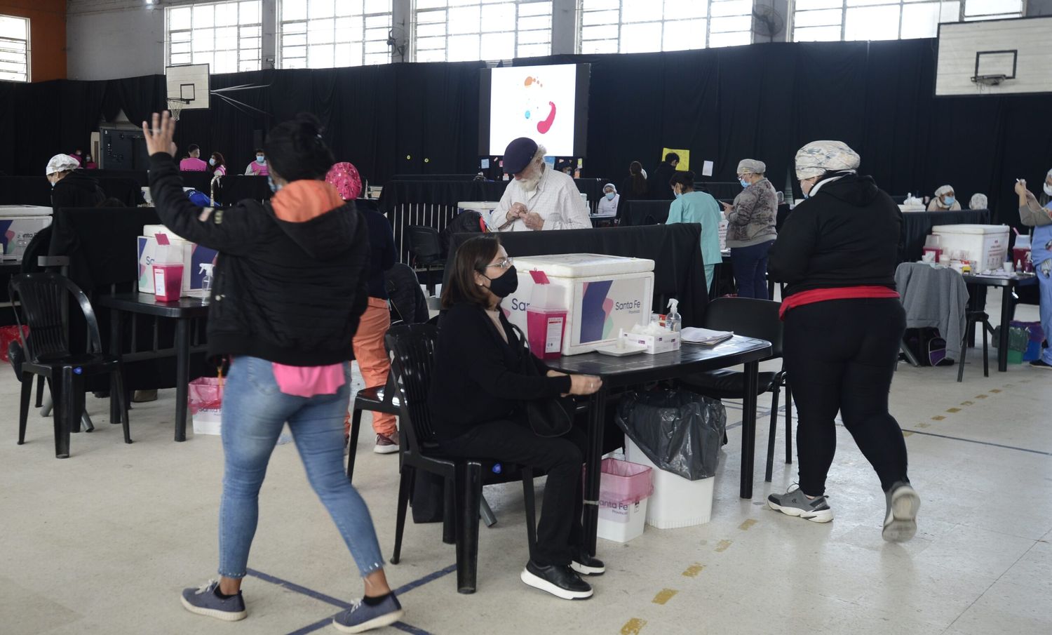 COVID-19: Santa Fe liberó la vacunación del segundo refuerzo a mayores de 18 años