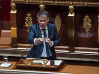 El Gobierno francés supera una moción de censura de la izquierda