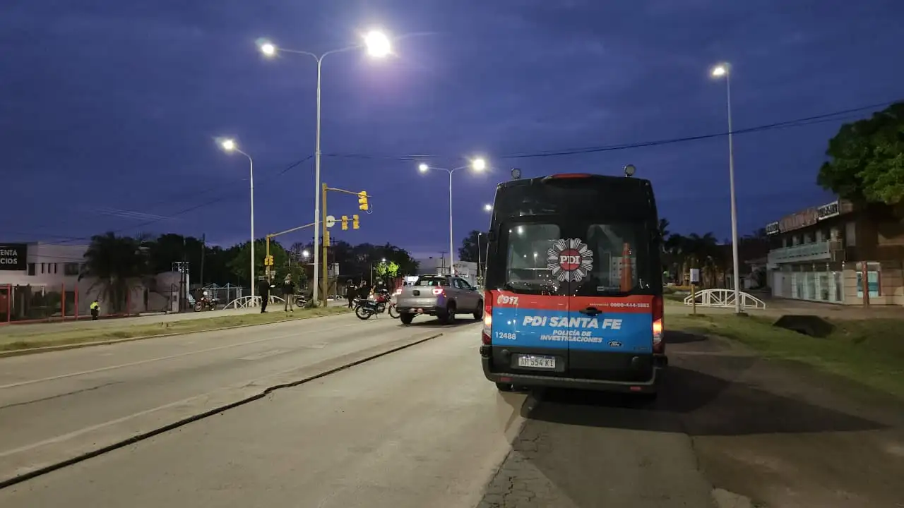 PDI POLICIA DE INVESTIGACIONES ACCIDENTE CHOQUE NOCHE