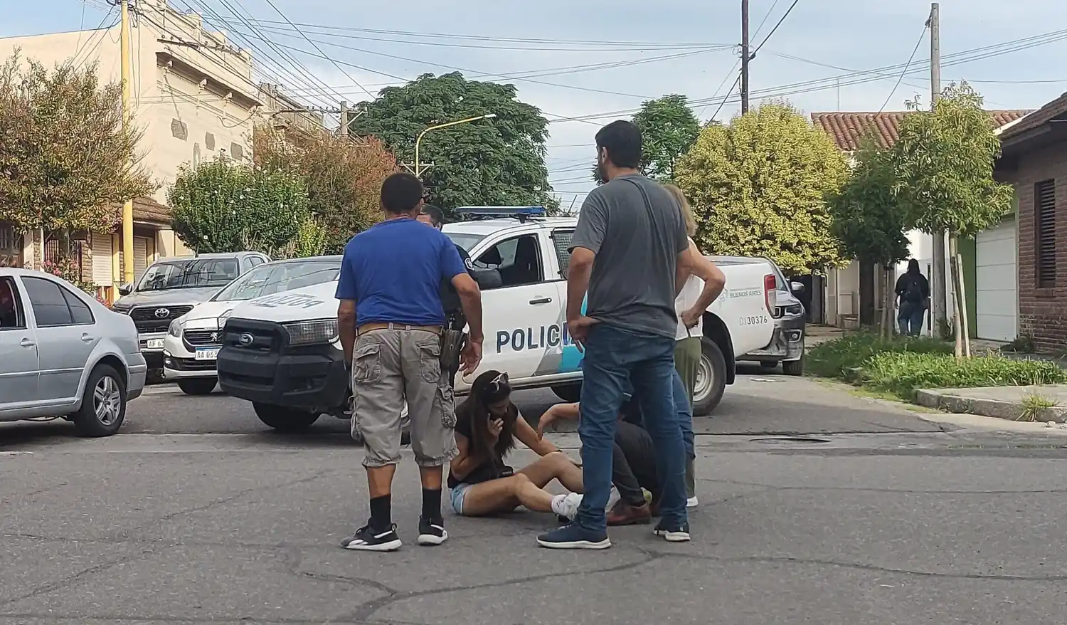 Una ciclista fue embestida por un auto