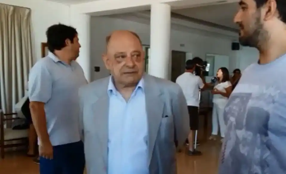 Otra de Arroyo: "Vamos a mandar chicas bonitas a buscar inversiones para Mar del Plata"