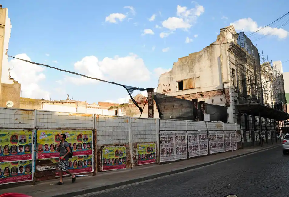 Se reanudará la obra del Paseo del Banco y la empresa deberá presentar el plan de trabajo 