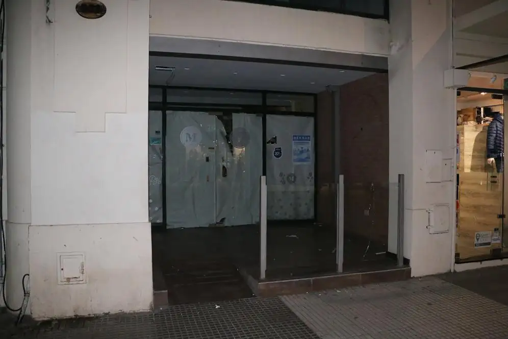 Con poco movimiento, bajas ventas y negocios que  cierran, se nota el impacto de la crisis