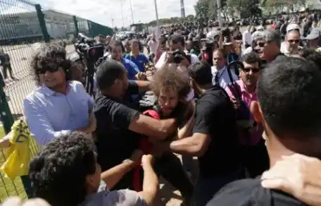 Disturbios durante la fallida asunción de Lula como ministro