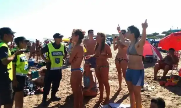 Tras el escándalo, Necochea tendrá una playa para hacer topless