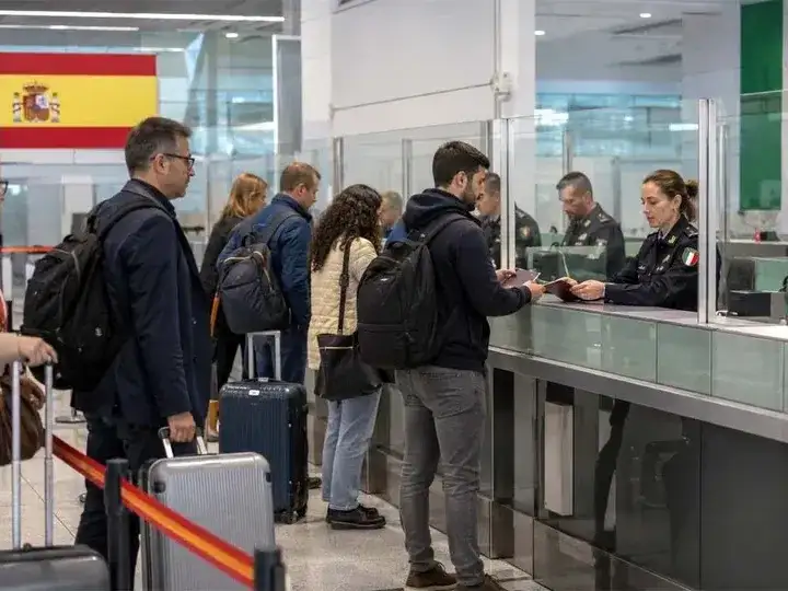 España reformará las leyes de asilo tras la crisis de Ceuta