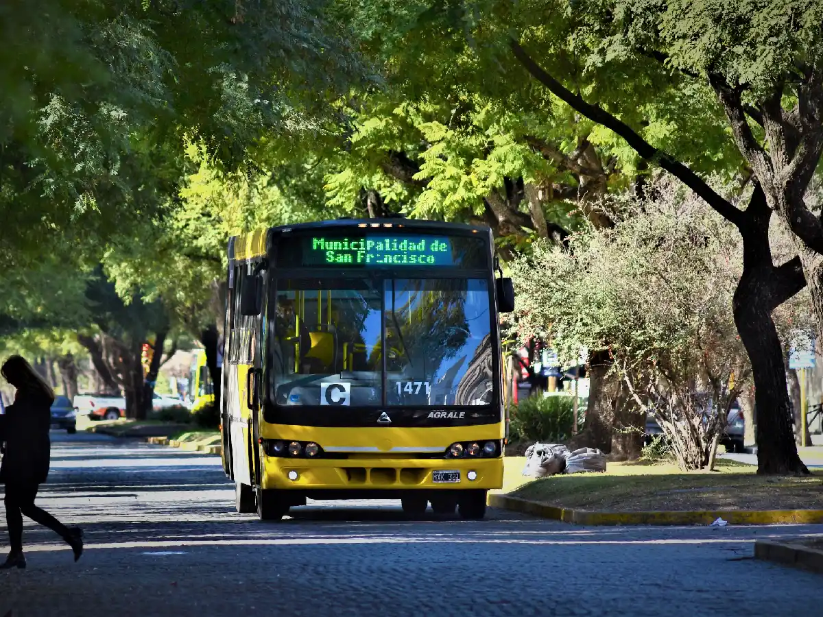 Gasoil: garantizan el transporte  urbano pero hay preocupación 