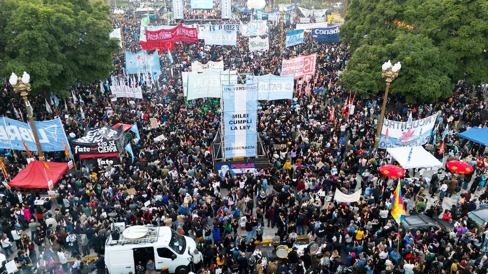 Masivo reclamo universitario contra el Gobierno: “Cumplan con la ley, no hipotequen el futuro”