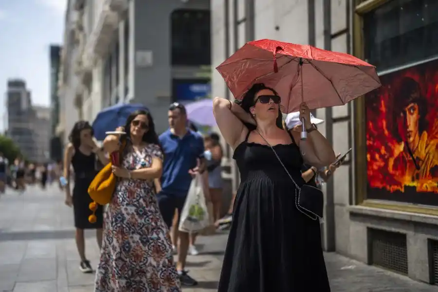 La ola de calor no cede en España y hoy se esperan temperaturas extremas