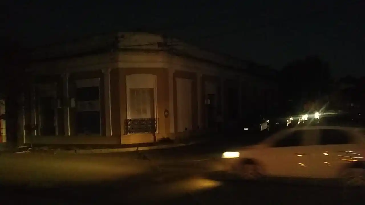 A menos de 12 horas del apagón, medio Gualeguaychú volvió a quedar a oscuras