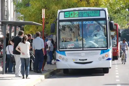 Transporte en el interior: advierten que las subas no alcanzan a aliviar la crisis