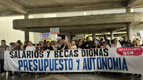 MOVILIZACIÓN EN LA UCV: PBN bloquea el paso a trabajadores y estudiantes (+Video)  